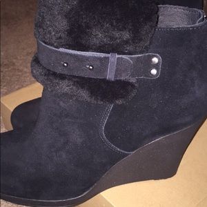 UGG Australia Antonia black size 9